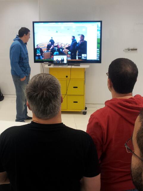 Conectando con Kini y compañía /images/crgd2013/BbdEMWzCIAAOiQE.jpg